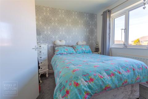 14 Erlesmere Close, Oldham, OL4 2LD
