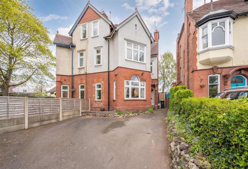 Red Hill, Stourbridge, DY8 1NA 5 bed semidetached house £450,000