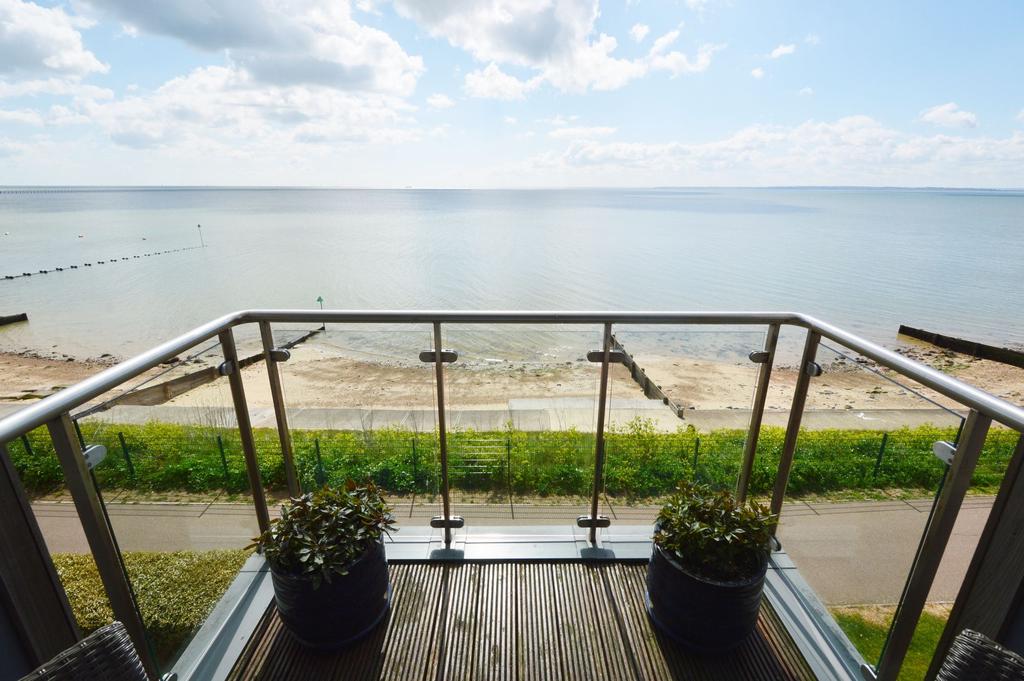 Parade Walk, Shoeburyness, SS3 2 bed apartment £650,000