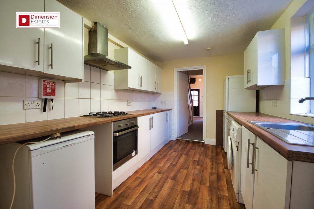 Godwin Road, Forest Gate, London, E7 4 bed terraced house £2,450 pcm