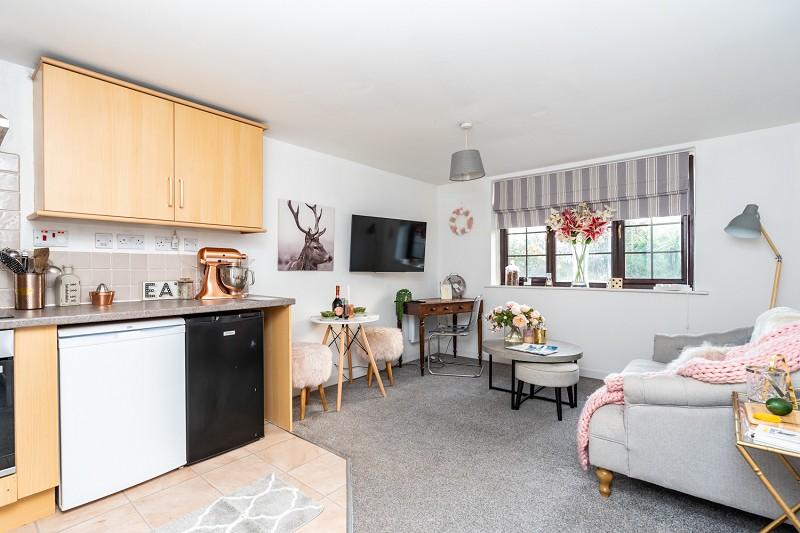 Providence Hill, Bursledon... 2 bed flat £155,000