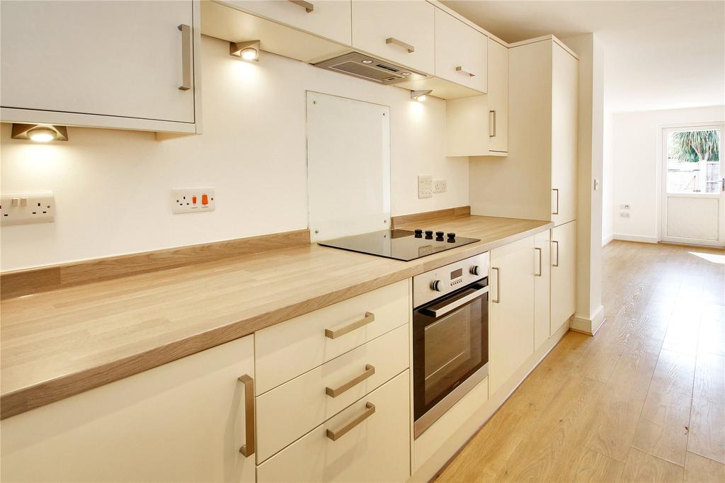 Darnley Road, Grays, Essex, RM17 2 bed terraced house £280,000