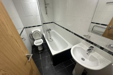 2 bedroom flat to rent, Crwys Road, Cathays, Cardiff