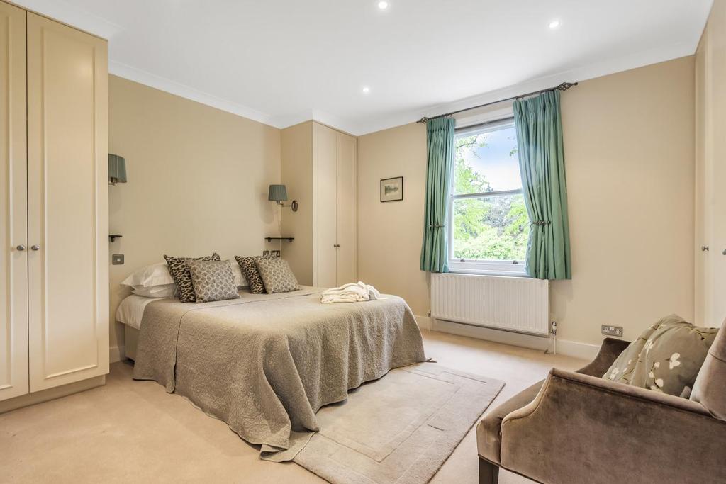 Adrian Mews, Chelsea 3 bed mews £1,595,000