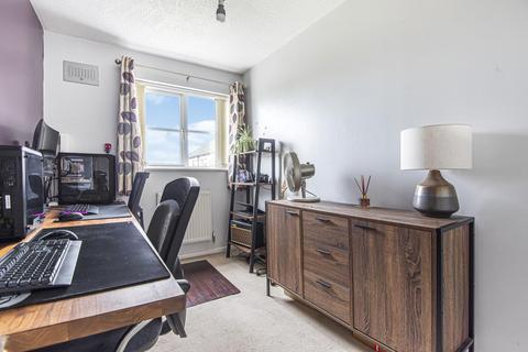 14 Lancaster Place, Carterton, OX18 3ET