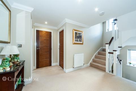 1 Ridings Close, Ascot, SL5 7SQ