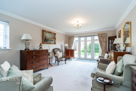 1 Ridings Close, Ascot, SL5 7SQ