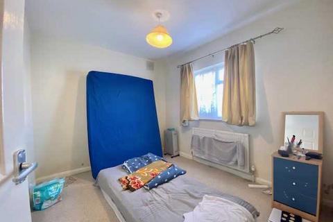 3 bedroom apartment to rent, Brighton Road, Lancing
