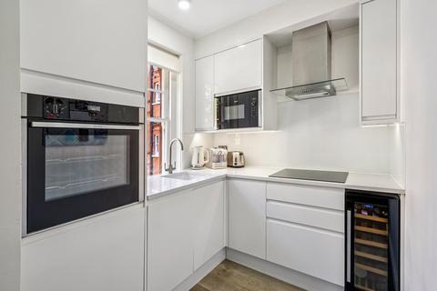 1 bedroom flat for sale, Elm Park Mansions, Park Walk, Chelsea, London