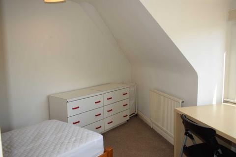 3 bedroom terraced house to rent - Kennington Road, Lower Weston