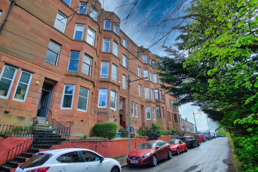 Bellwood Street, Flat 2/1, Shawlands, Glasgow, G41 3EX 2 bed flat £