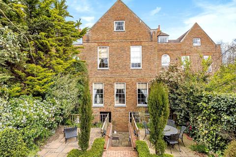 Henry Halsey Court Henley Park, Normandy, Guildford, GU3 2BZ