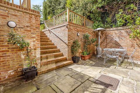 Henry Halsey Court Henley Park, Normandy, Guildford, GU3 2BZ