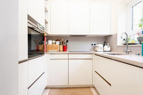 3 bedroom apartment to rent, Netherhall Gardens, Hampstead
