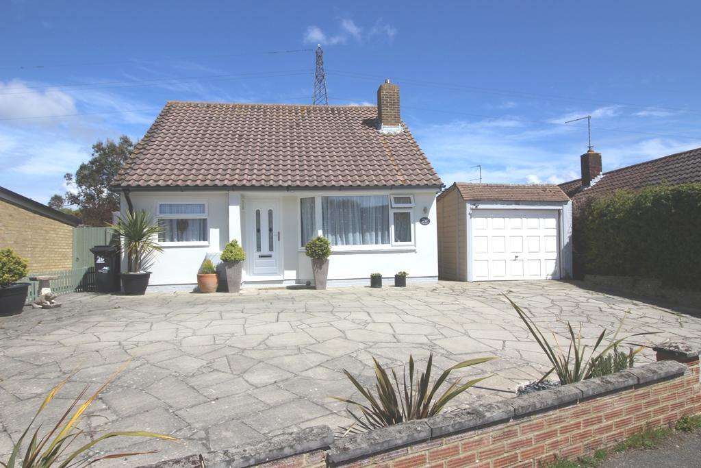 Dover Road, Polegate BN26 2 bed detached bungalow £325,000