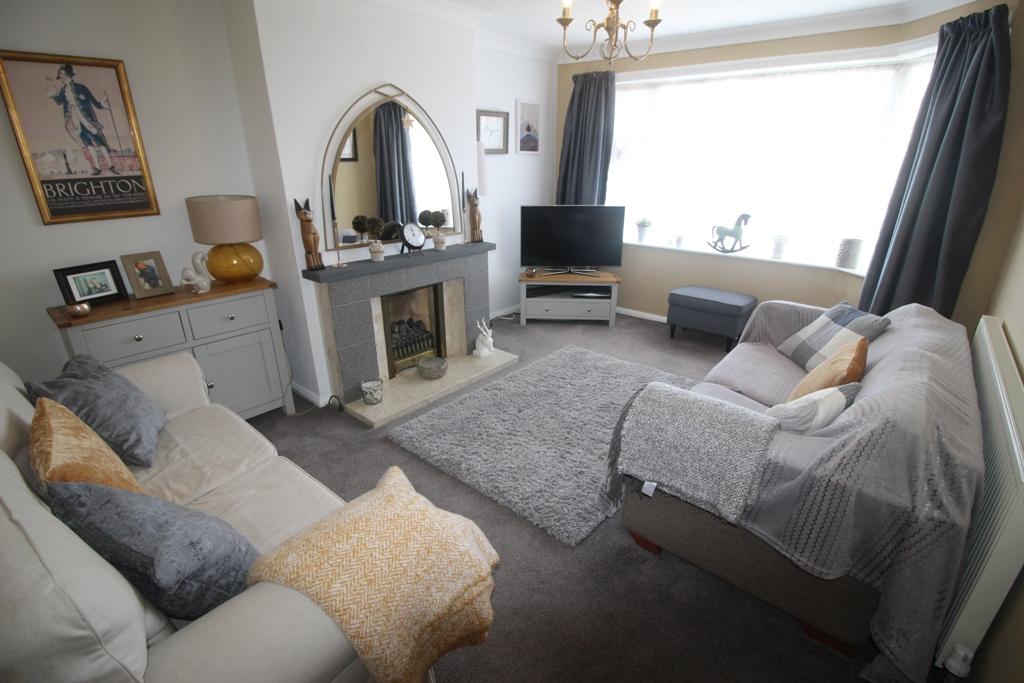 Dover Road, Polegate BN26 2 bed detached bungalow £325,000