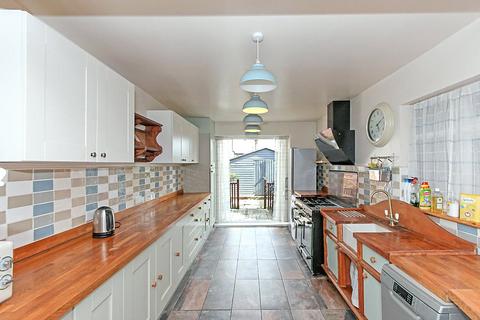 41 Main Road, Queenborough, ME11 5BW