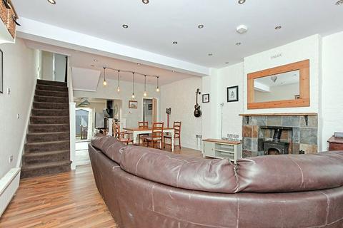 41 Main Road, Queenborough, ME11 5BW