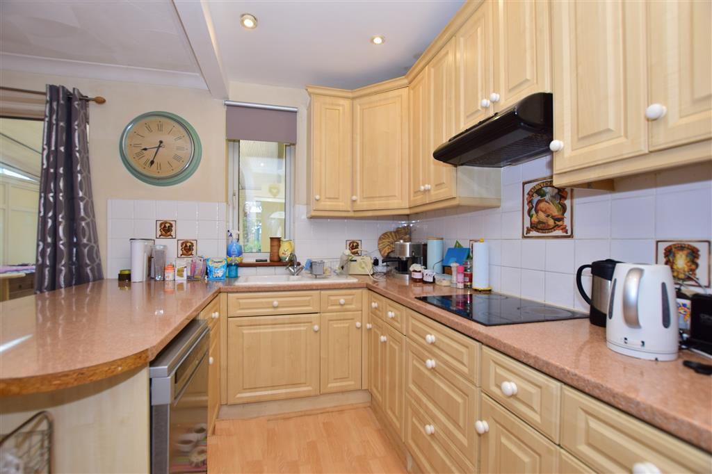 Brenchley Road, Twydall, Gillingham... 3 bed end of terrace house £