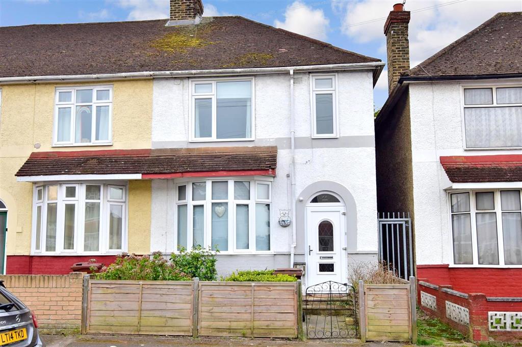 Brenchley Road, Twydall, Gillingham... 3 bed end of terrace house £