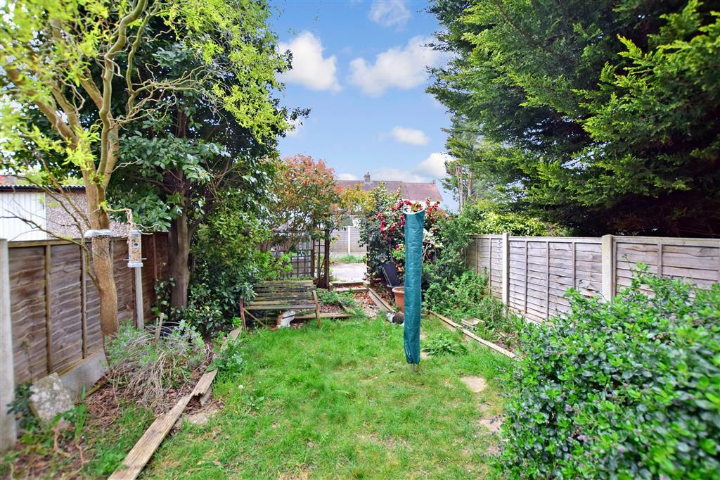Brenchley Road, Twydall, Gillingham... 3 bed end of terrace house £