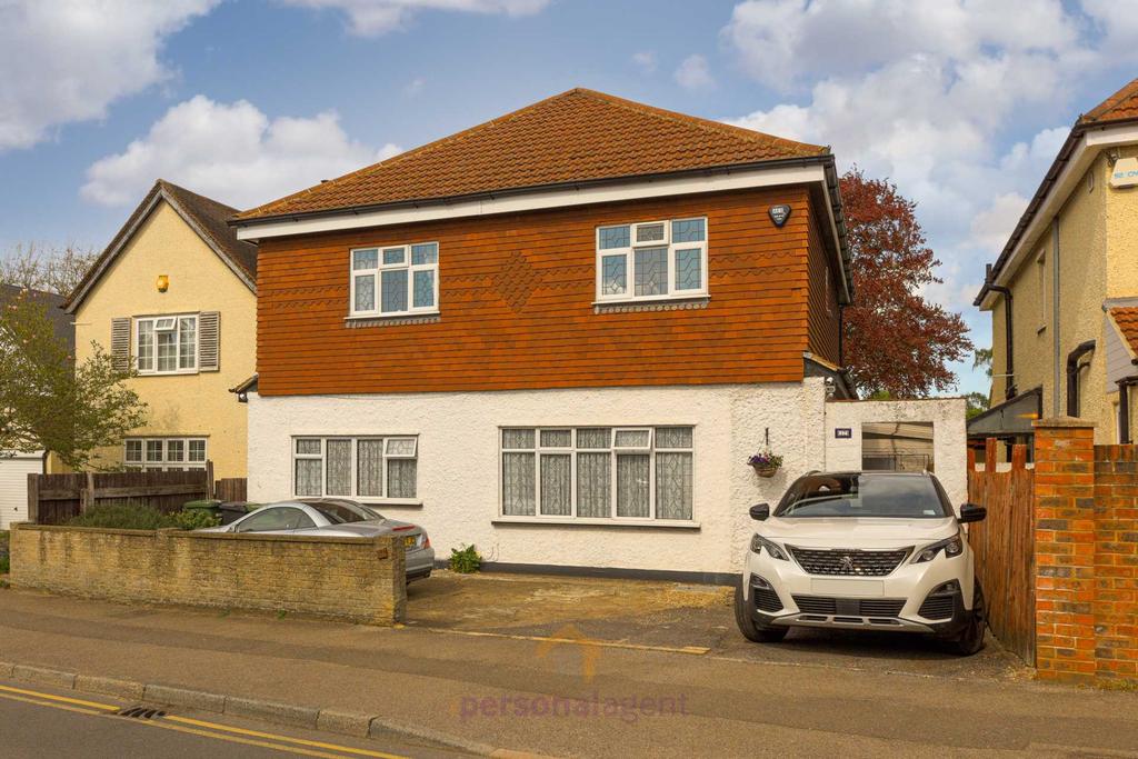 Windmill Lane, Epsom 1 bed in a house share £800 pcm (£185 pw)