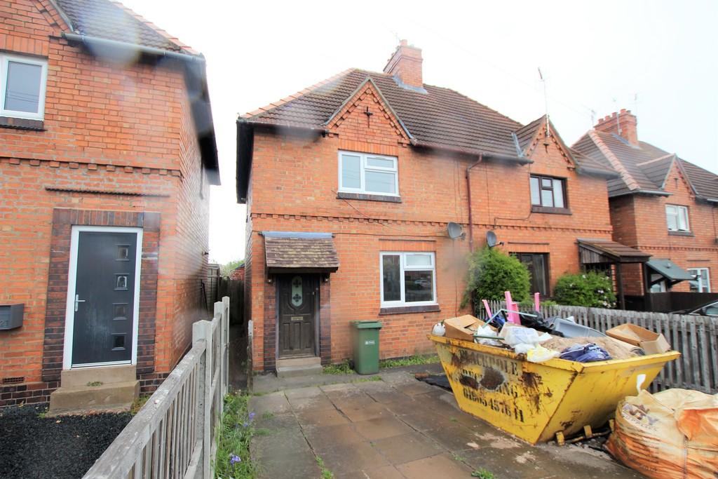 Spetchley Road, Worcester 2 bed semidetached house £795 pcm (£183 pw)