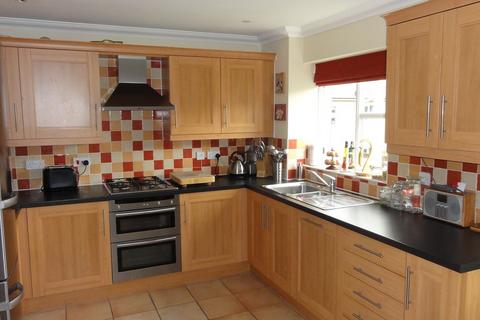 3 bedroom end of terrace house to rent, Qwysson Avenue, Bury St Edmunds IP33