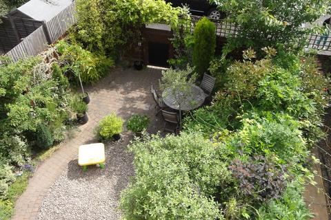 3 bedroom end of terrace house to rent, Qwysson Avenue, Bury St Edmunds IP33
