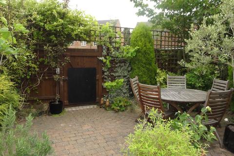 3 bedroom end of terrace house to rent, Qwysson Avenue, Bury St Edmunds IP33