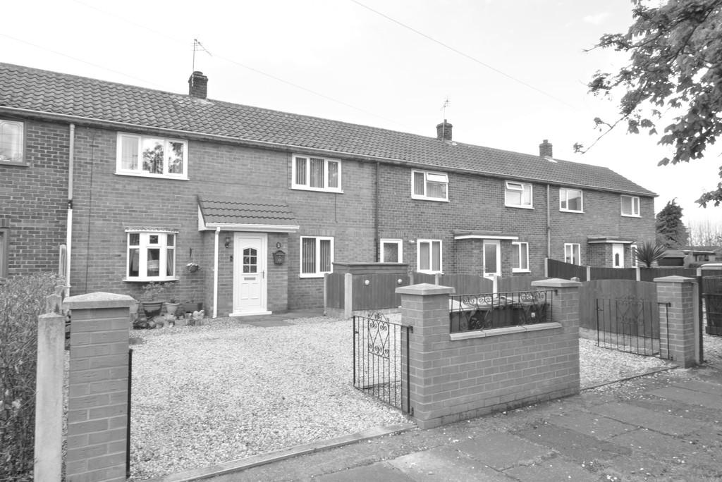 Windsor Crescent, Crowle 2 bed terraced house £135,000
