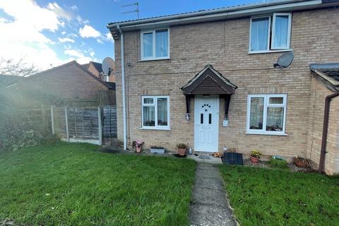 3 bedroom end of terrace house to rent, Sawyers Close, Newark