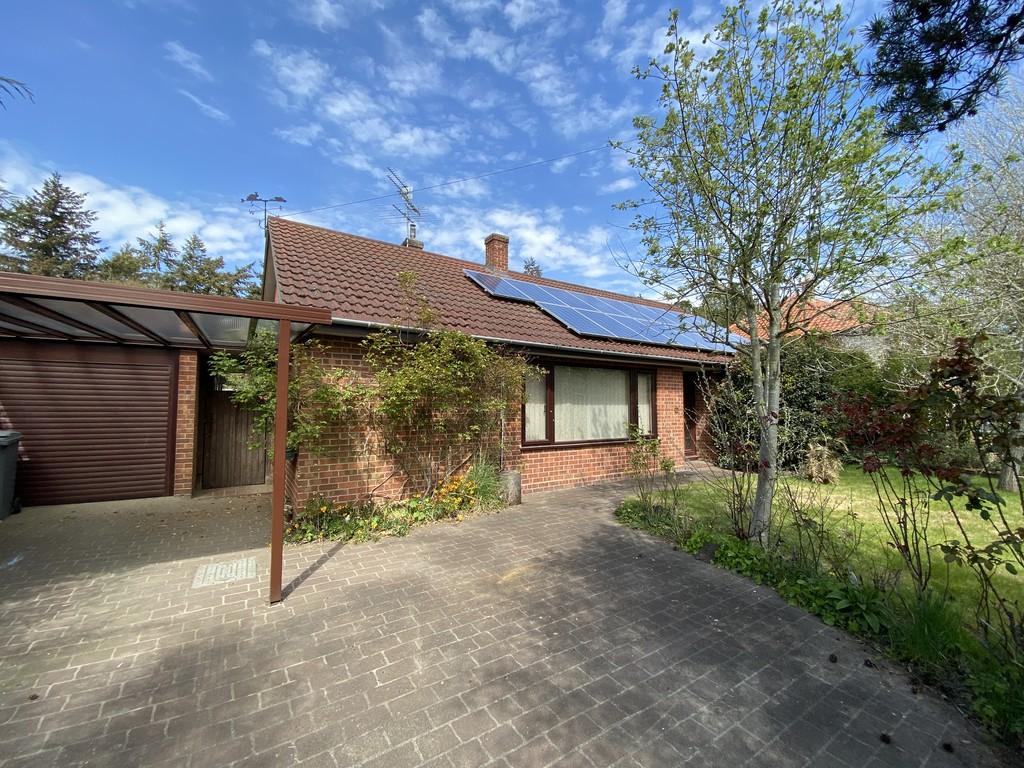 Felthorpe, Norwich 3 bed detached bungalow £240,000