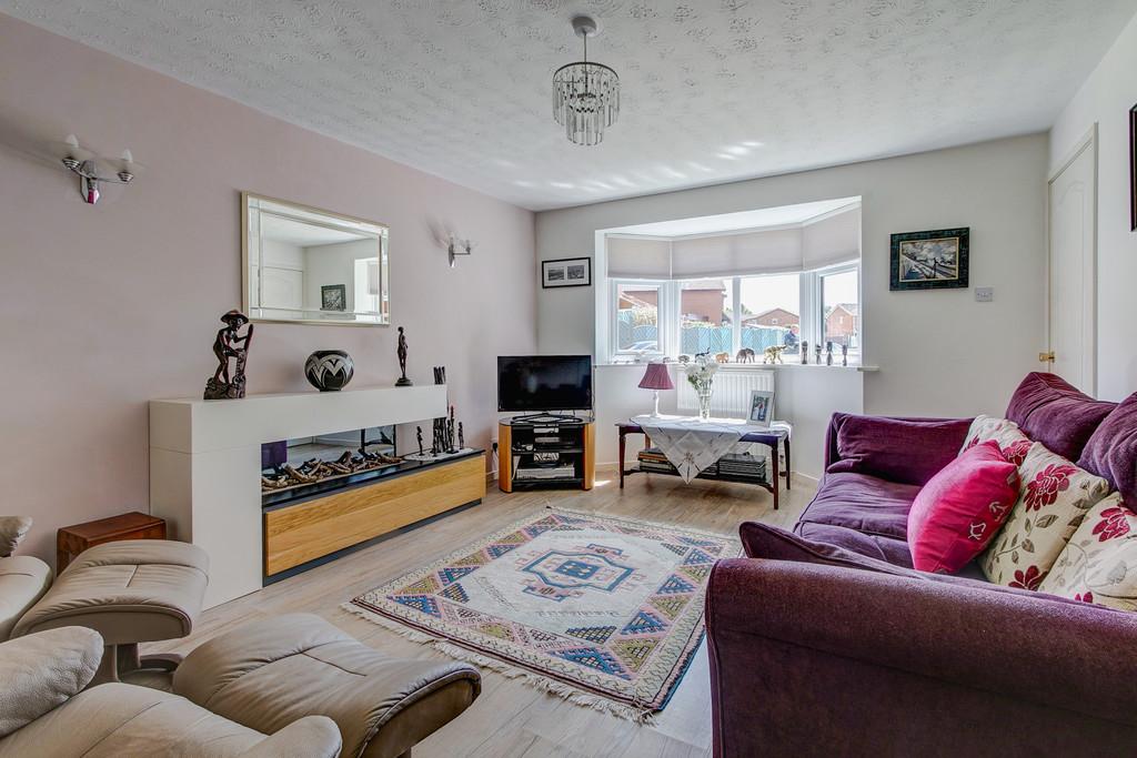 Merrill Gardens, Marlbrook... 5 bed detached house £475,000