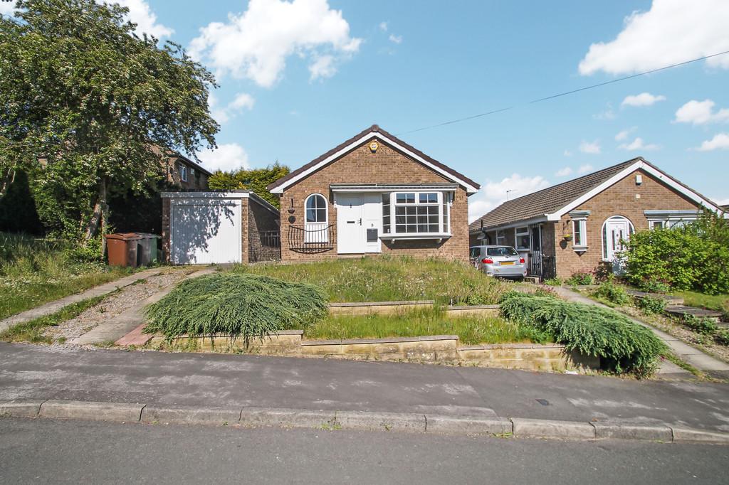 Abbeydale Oval, Kirkstall 2 bed detached bungalow £750 pcm (£173 pw)