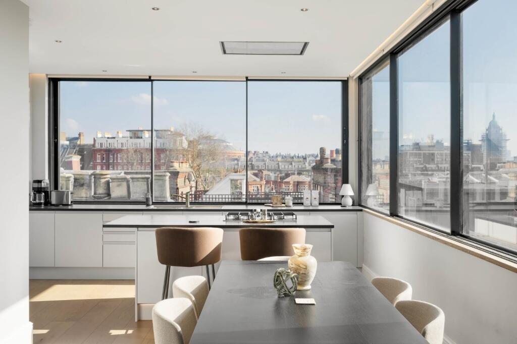 Apartment in London - More