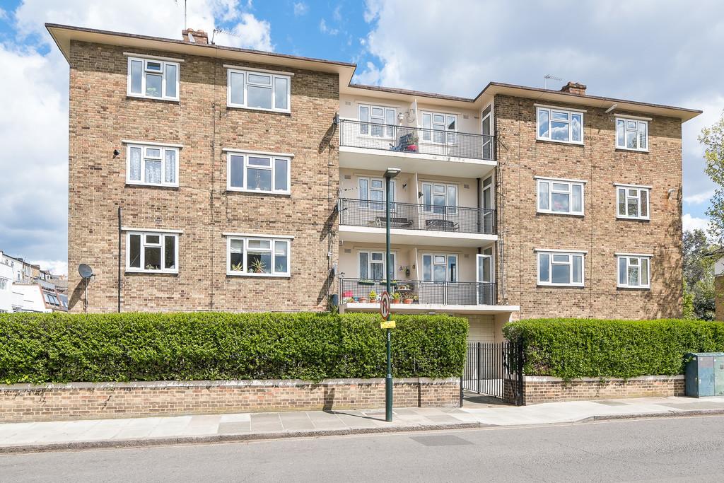 Trinity Church Road, Barnes 3 bed apartment £525,000