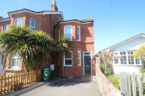 3 bedroom end of terrace house to rent, Manor Road, East Preston