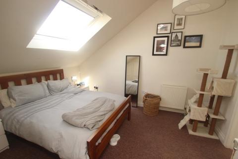 3 bedroom end of terrace house to rent, Manor Road, East Preston