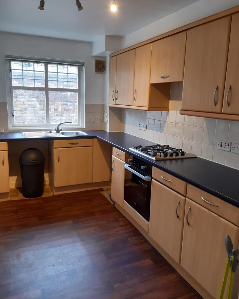 Lindsay Gardens, Bathgate 2 bed apartment £650 pcm (£150 pw)