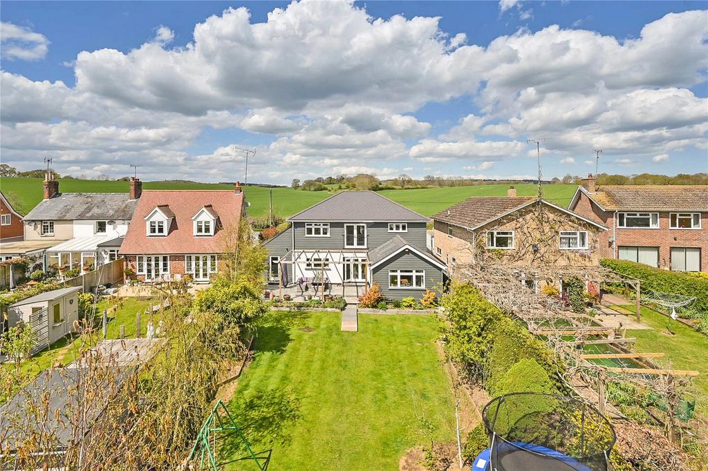 Sandyhurst Lane, Ashford, Kent, TN25 5 bed detached house for sale £750,000