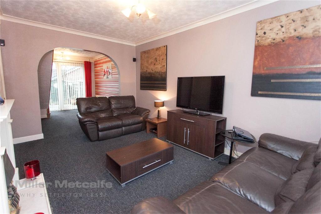 Buckley Lane, Farnworth, Bolton, BL4 3 bed bungalow £170,000