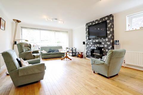 3 bedroom flat for sale - Rosewood Court, 35 Orchard Road, Bromley, BR1