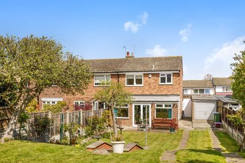65 Tyron Way, Sidcup, DA14 6AZ