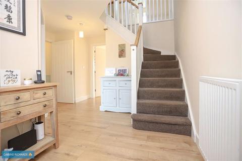 7 Cornflower Close, North Petherton, Bridgwater, TA5 2GR
