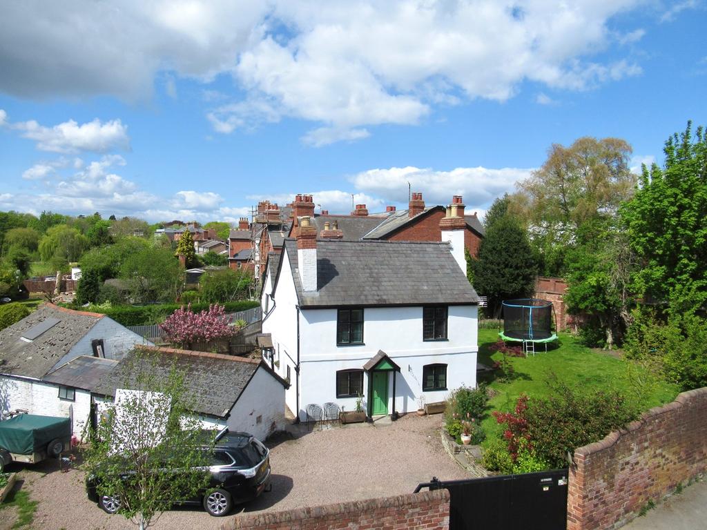 Barton Road, Hereford, HR4 3 bed detached house £499,950