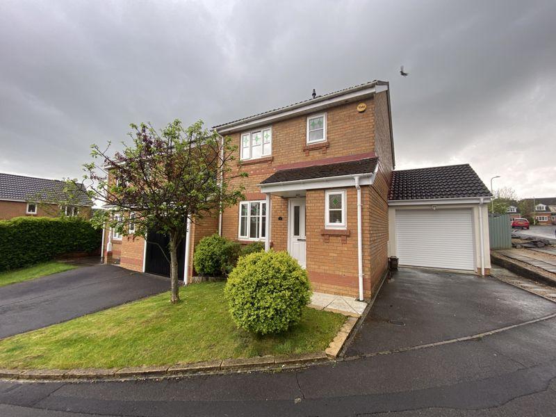 2 Ffridd Las, Broadlands, Bridgend, CF31 5AF 3 bed detached house £
