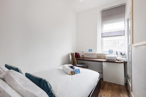 43c Westbourne Gardens, Bayswater, London, W2 5NR