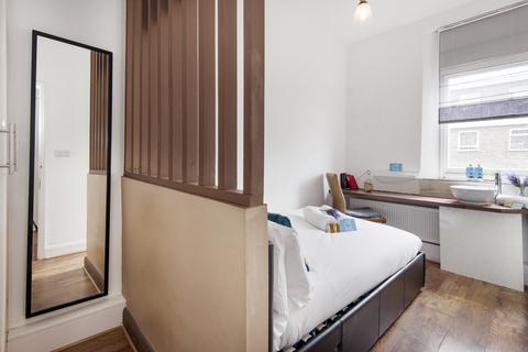 43c Westbourne Gardens, Bayswater, London, W2 5NR