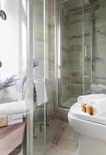 43c Westbourne Gardens, Bayswater, London, W2 5NR